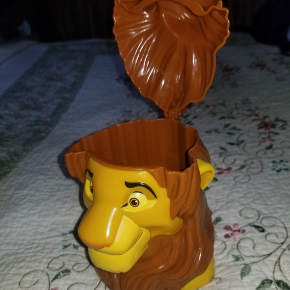 Disney on Ice The Lion King ADULT SIMBA flip lid / - Picture 2 of 4